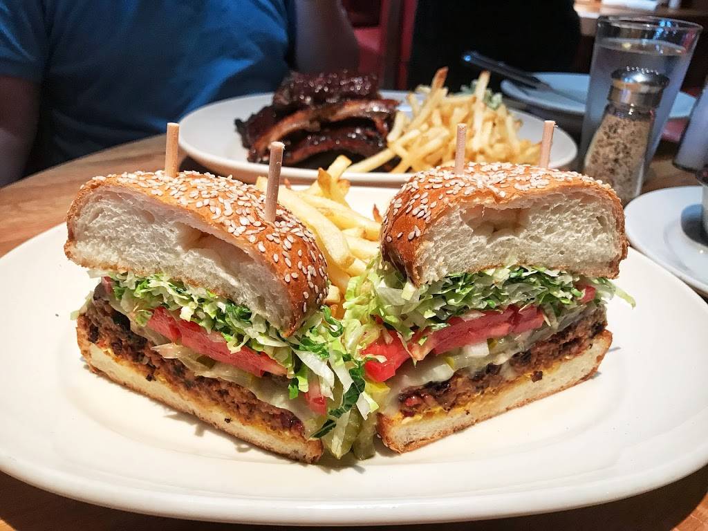 Houstons | restaurant | 5318 Belt Line Rd, Dallas, TX 75254, USA | 9729601752 OR +1 972-960-1752