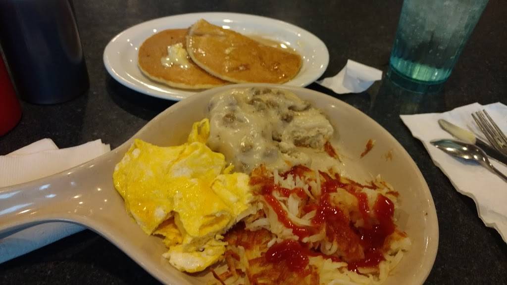 Family Table Restaurant | restaurant | 511 Hawkeye Ave SW, Le Mars, IA 51031, USA | 7125464016 OR +1 712-546-4016