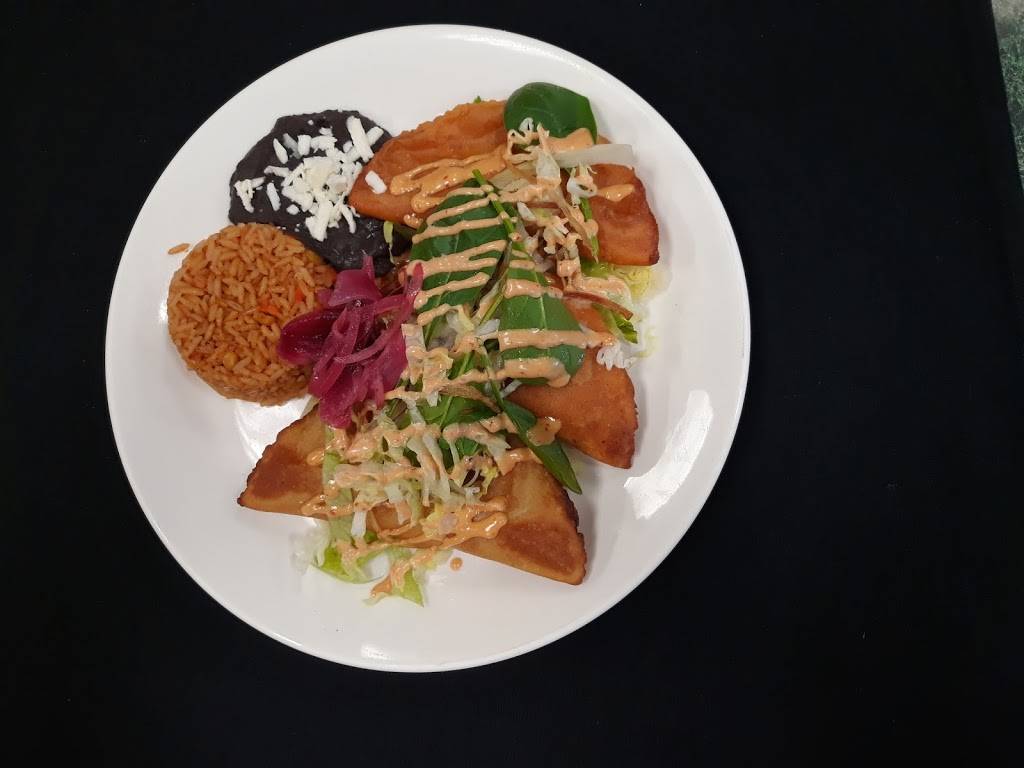 Puerto La Union Coastal Kitchen | restaurant | 12028 Hempstead Rd, Houston, TX 77092, USA | 8329258622 OR +1 832-925-8622