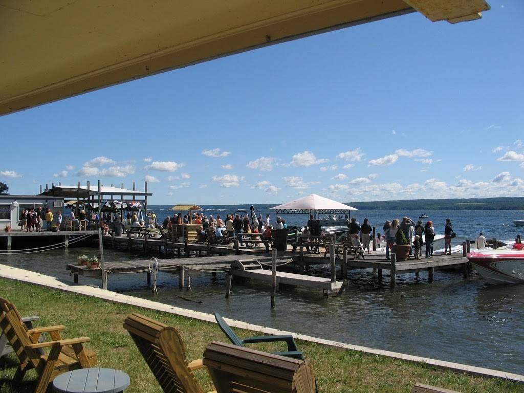 The Showboat Motel & Restaurant | restaurant | 3434 Plum Point Rd S, Himrod, NY 14842, USA | 6072437434 OR +1 607-243-7434