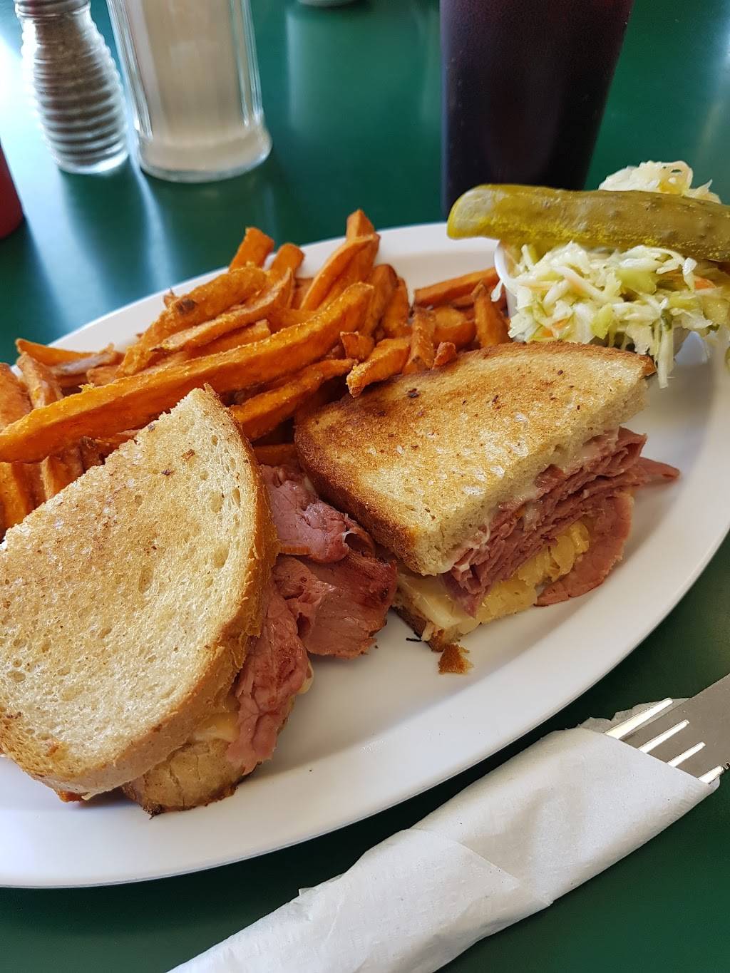 The Whistling Kettle | restaurant | 11700 County Rd 42, Tecumseh, ON N8N 2M1, Canada | 5199790171 OR +1 519-979-0171