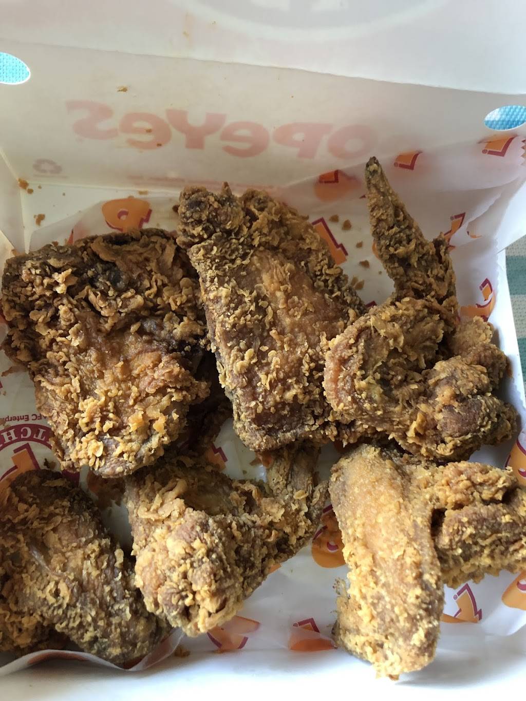 Popeyes | restaurant | 2355 Keele St, North York, ON M6M 4A2, Canada | 4162413500 OR +1 416-241-3500