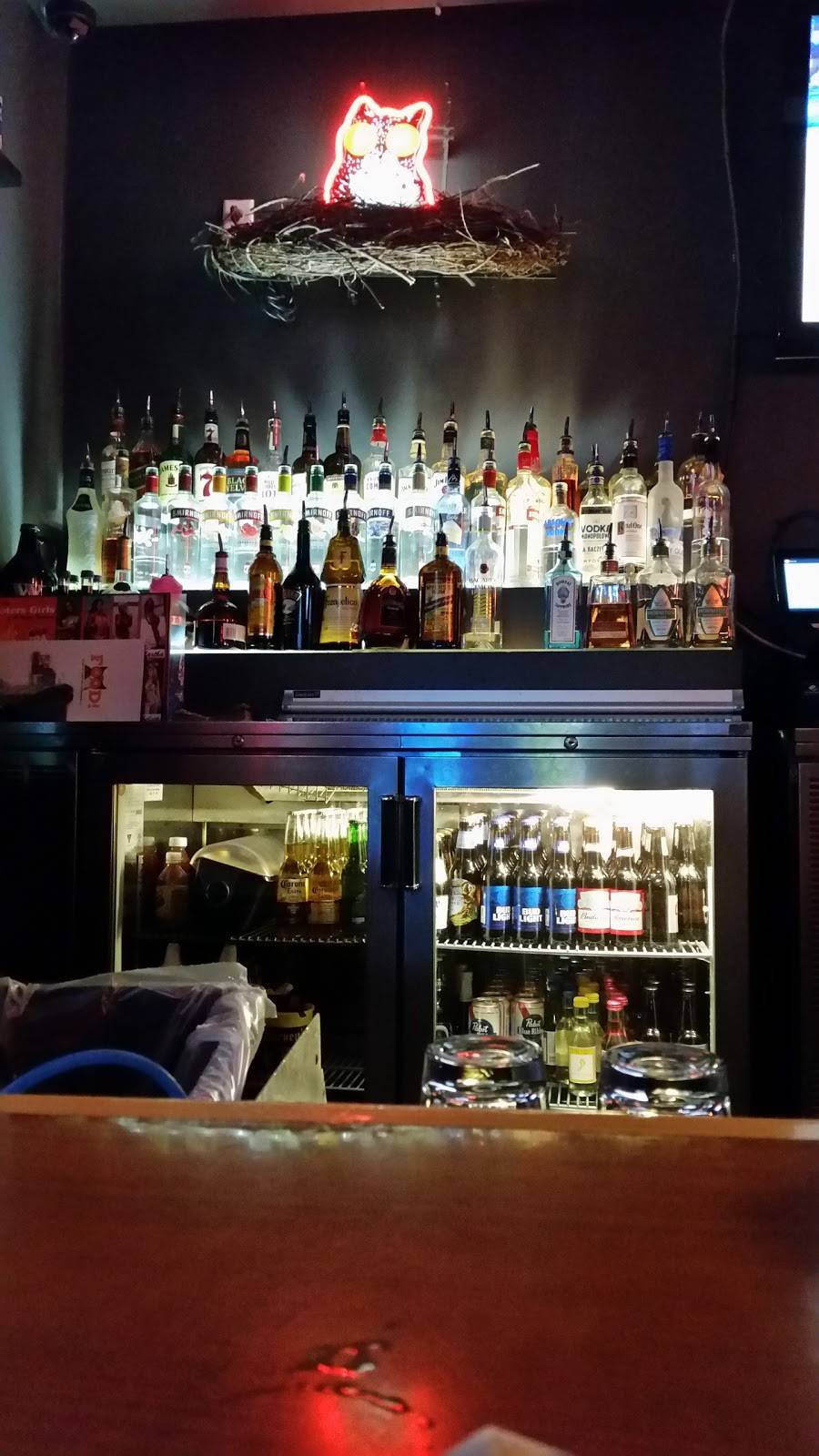 Hooters | restaurant | 11875 N Jantzen Dr, Portland, OR 97217, USA | 5037359464 OR +1 503-735-9464