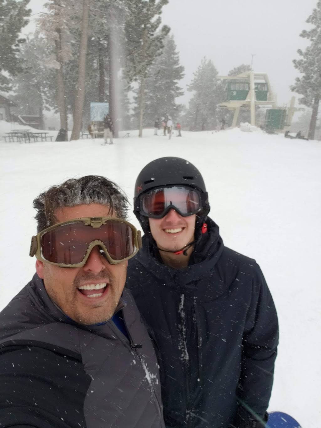 Hog on the Rocks | restaurant | 880 Summit Blvd #2110, Big Bear Lake, CA 92315, USA | 9098665766 OR +1 909-866-5766