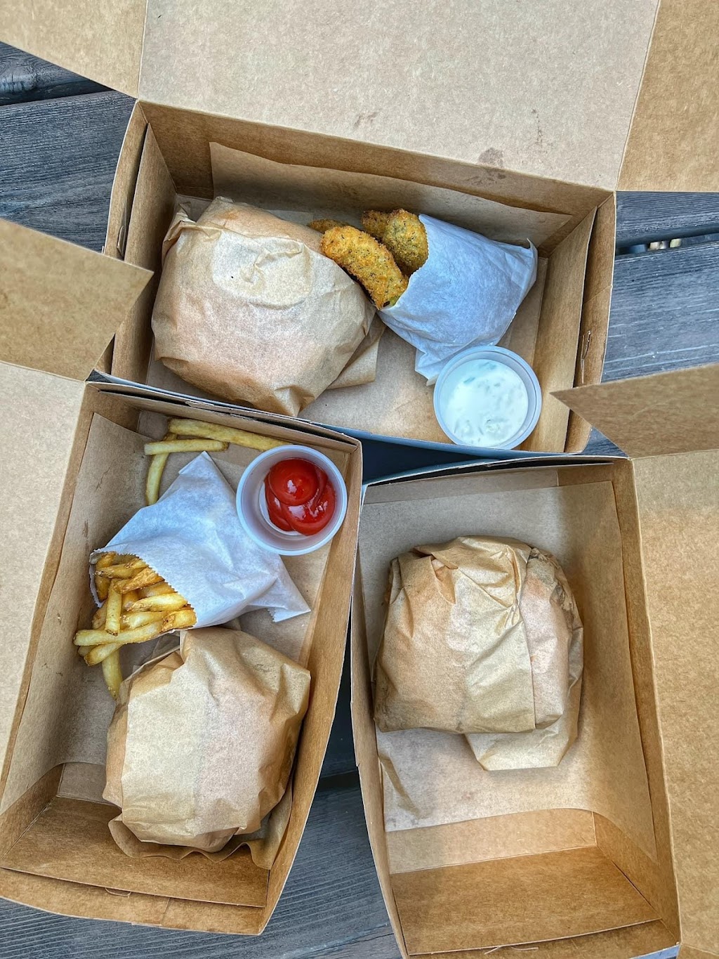 Be Wild Burgers | restaurant | 406 S Washington St, St Croix Falls, WI 54024, USA | 7154837124 OR +1 715-483-7124