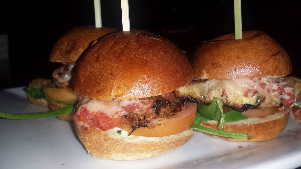 Bar Louie | night club | 1500 Gateway Blvd STE 100, Boynton Beach, FL 33426, USA | 5617706700 OR +1 561-770-6700