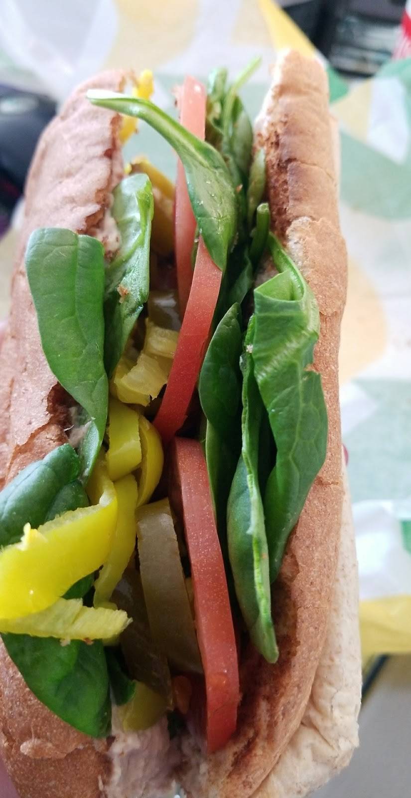 Subway Restaurants | restaurant | 2128 N Glenoaks Blvd Space #1, Burbank, CA 91504, USA | 8188483386 OR +1 818-848-3386