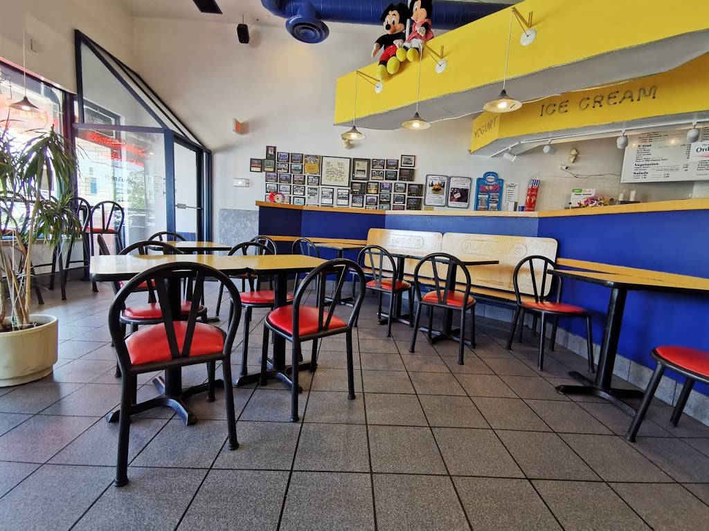 Magoos | restaurant | 4243 Dundas St W, Etobicoke, ON M8X 1Y3, Canada | 4162341148 OR +1 416-234-1148