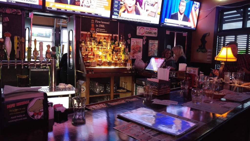 Winking Lizard Tavern | restaurant | 25800 Central Pkwy, Beachwood, OH 44122, USA | 2164540380 OR +1 216-454-0380