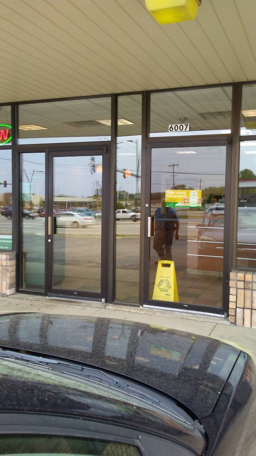 Subway | restaurant | 6007 W Layton Ave, Greenfield, WI 53220, USA | 4142819009 OR +1 414-281-9009