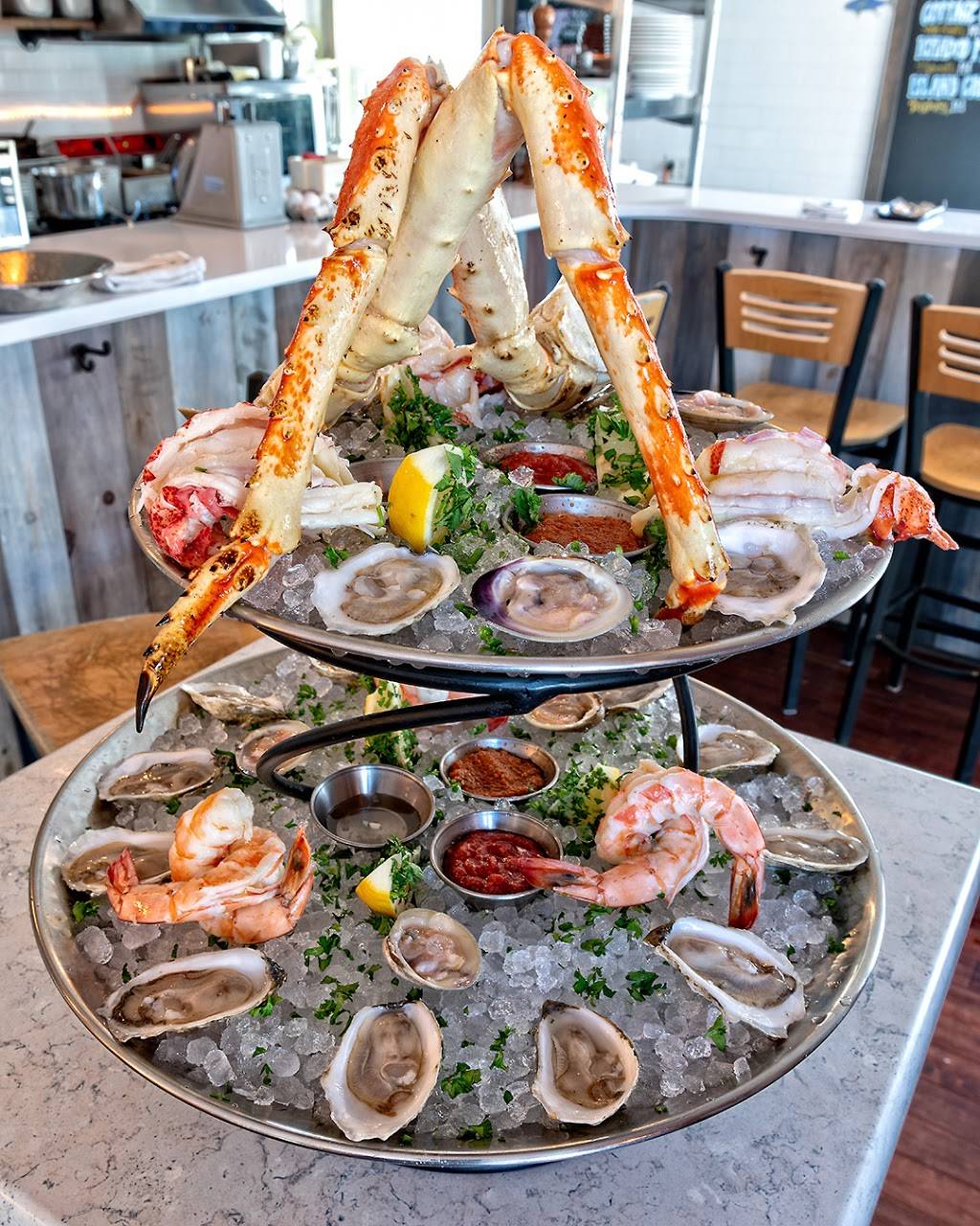 19 Raw Oyster Bar | restaurant | 19 Church St, Edgartown, MA 02539, USA | 7742240550 OR +1 774-224-0550