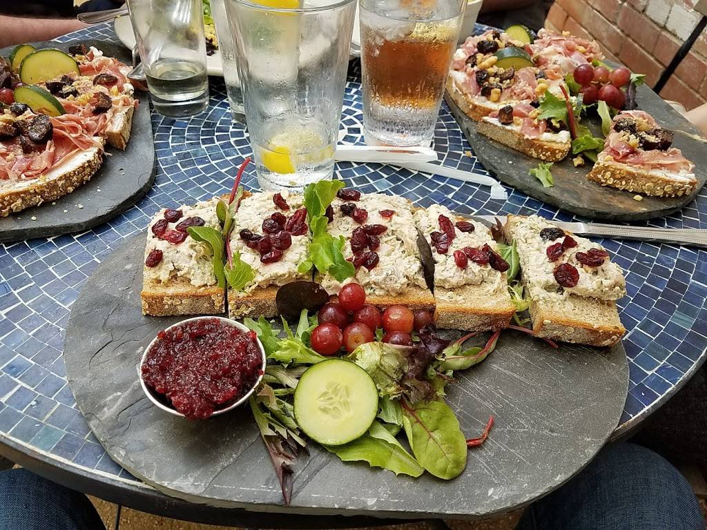 Blue Dahlia Bistro | restaurant | 107 E Hopkins St, San Marcos, TX 78666, USA | 5126679539 OR +1 512-667-9539