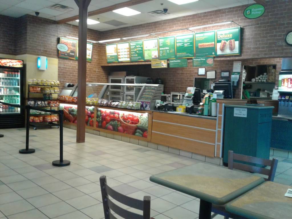 Subway Restaurants | restaurant | 1001 Jones St, Fort Worth, TX 76102, USA | 8178109694 OR +1 817-810-9694