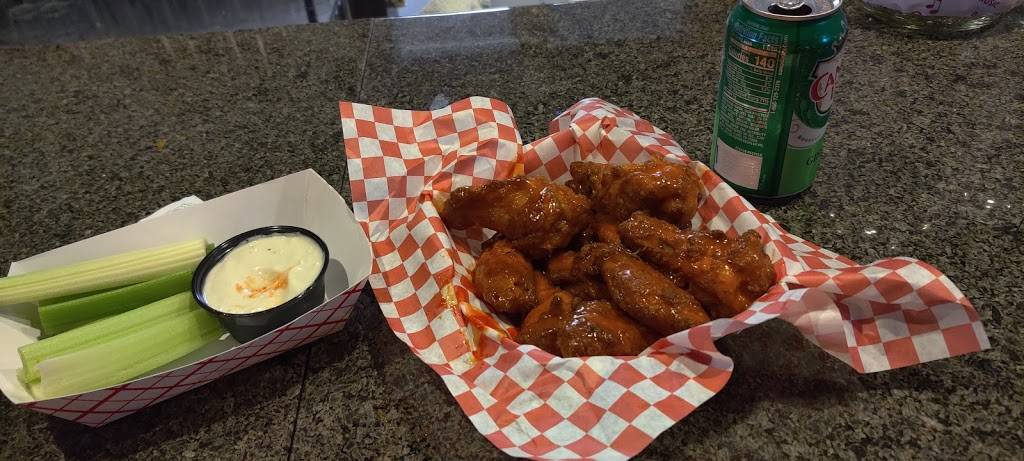 Bullseye Petes Pub & Grub | restaurant | 9 S Main St, Marengo, OH 43334, USA | 5672296074 OR +1 567-229-6074