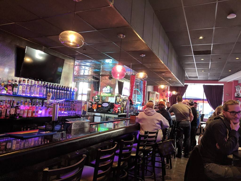 Hamburger Marys St Louis | restaurant | 400 Washington Ave, St. Louis, MO 63102, USA | 3148334000 OR +1 314-833-4000