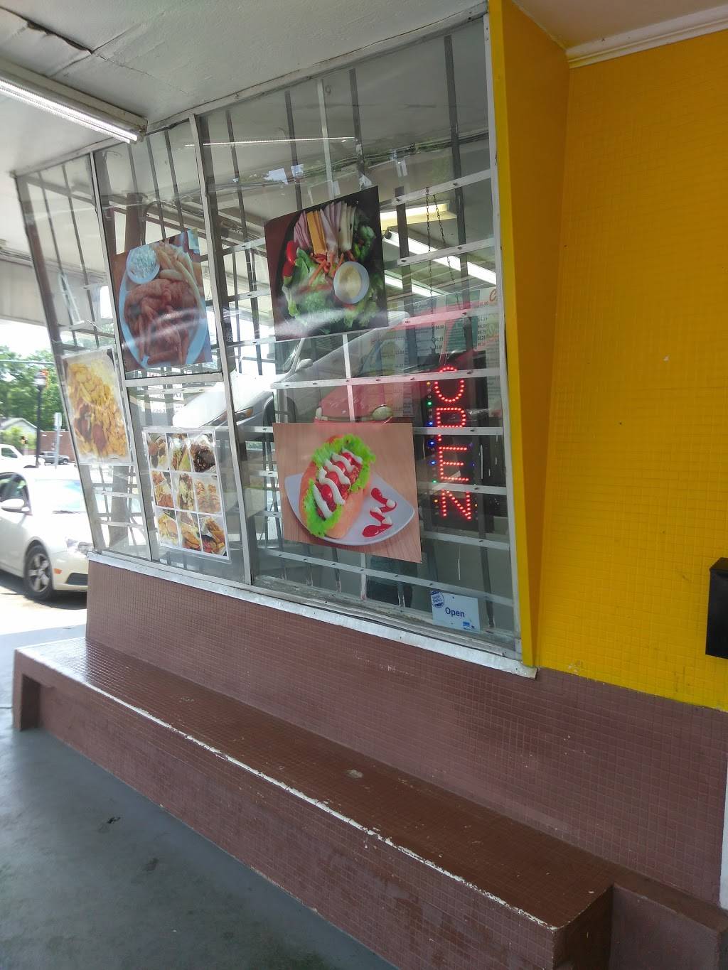 Chicken King | restaurant | 2301 The Plaza, Charlotte, NC 28205, USA | 7043430450 OR +1 704-343-0450