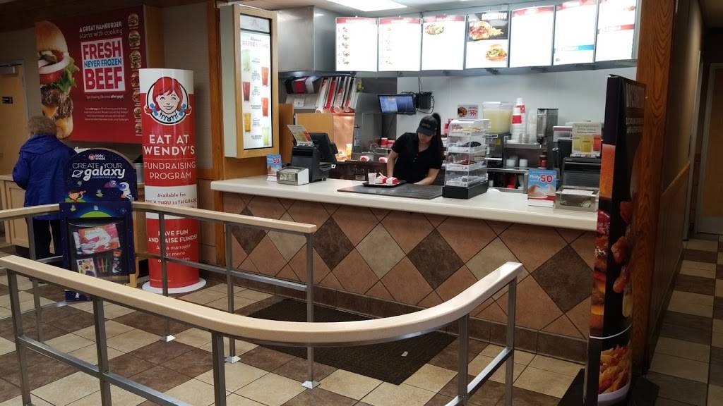 Wendys | restaurant | 3400 Sheridan Rd, Zion, IL 60099, USA | 8477463343 OR +1 847-746-3343