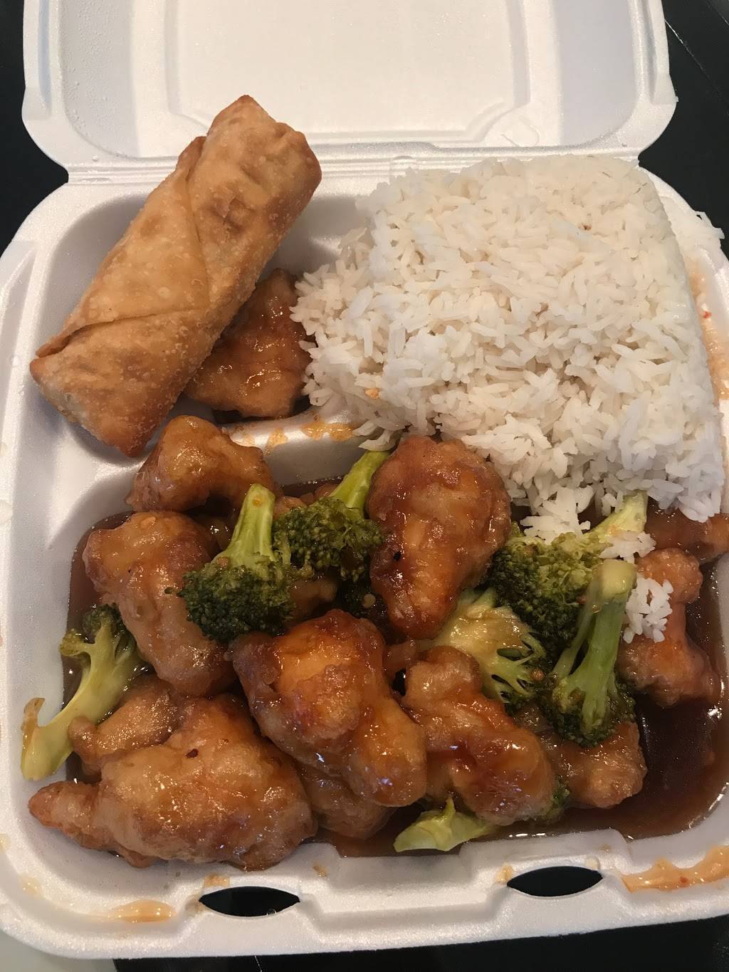 1st Wok | restaurant | 15335 17 Mile Rd, Clinton Twp, MI 48038, USA | 5862861111 OR +1 586-286-1111