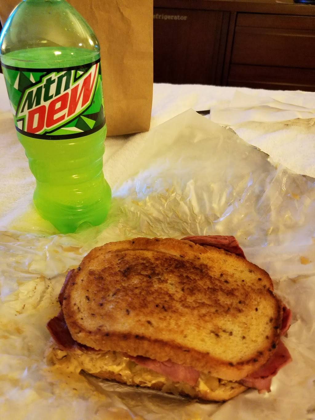 Peters Carryout | restaurant | 8017 Wisconsin Ave, Bethesda, MD 20814, USA | 3016562242 OR +1 301-656-2242