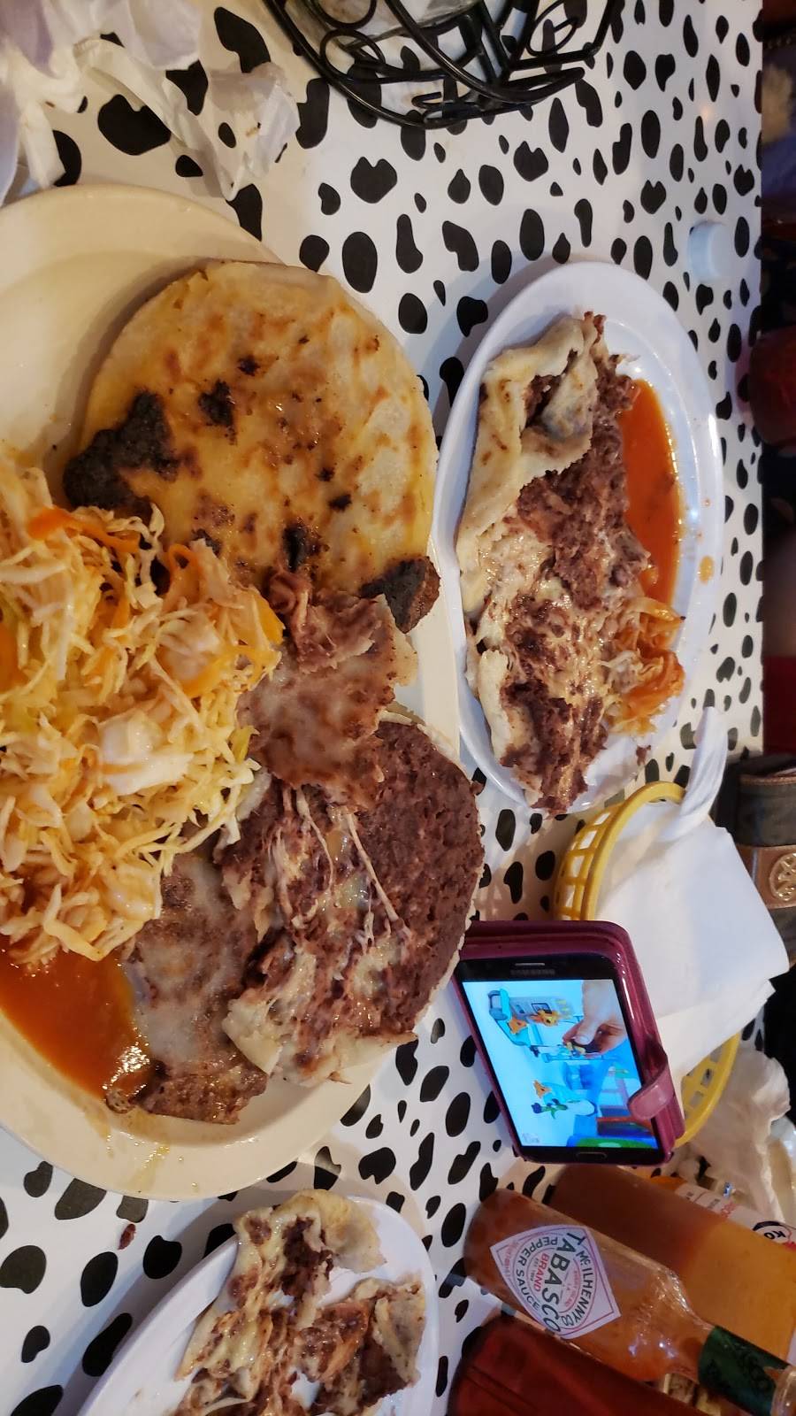 Cocina Latina Pupusa Buffet | restaurant | 10301 Club Creek Dr, Houston, TX 77036, USA | 7139817798 OR +1 713-981-7798