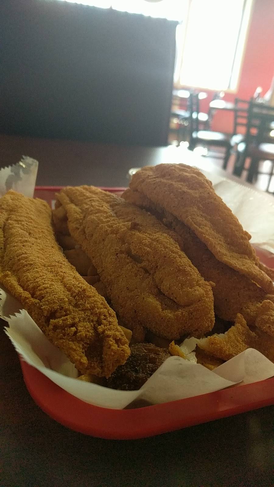 Sams Southern Eatery | restaurant | 1020 W Panola St, Carthage, TX 75633, USA | 9036312111 OR +1 903-631-2111