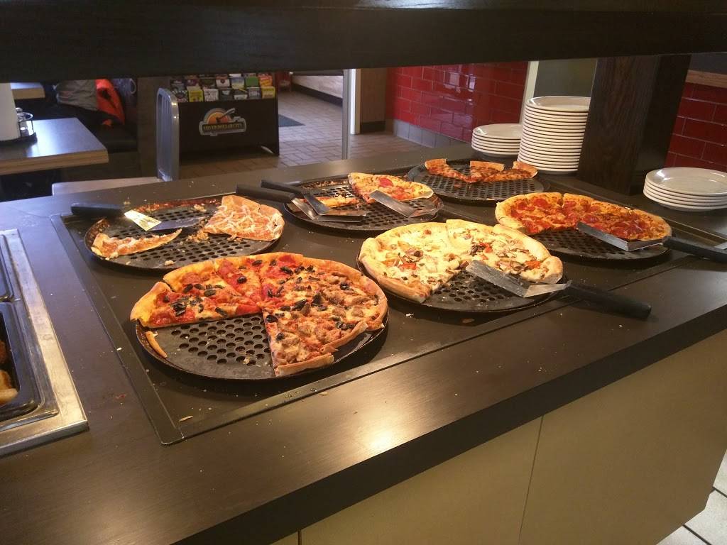 Pizza Hut | meal delivery | 10922 State Hwy 76, Branson West, MO 65737, USA | 4172728425 OR +1 417-272-8425