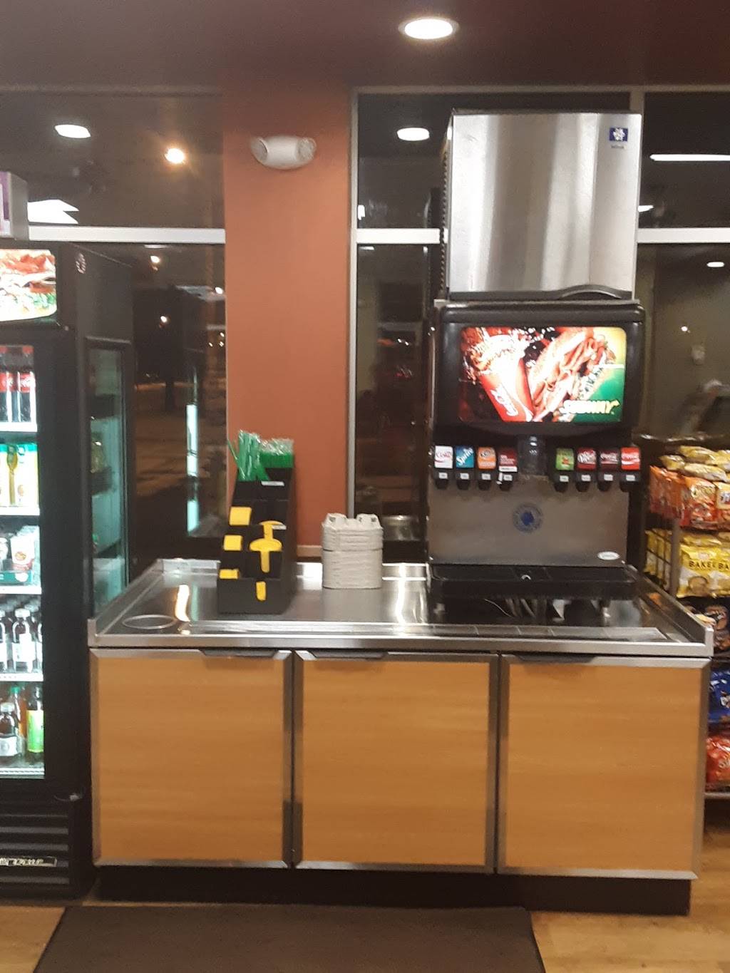 Subway | restaurant | 5401 St Clair Ave, Cleveland, OH 44103, USA | 2162421249 OR +1 216-242-1249