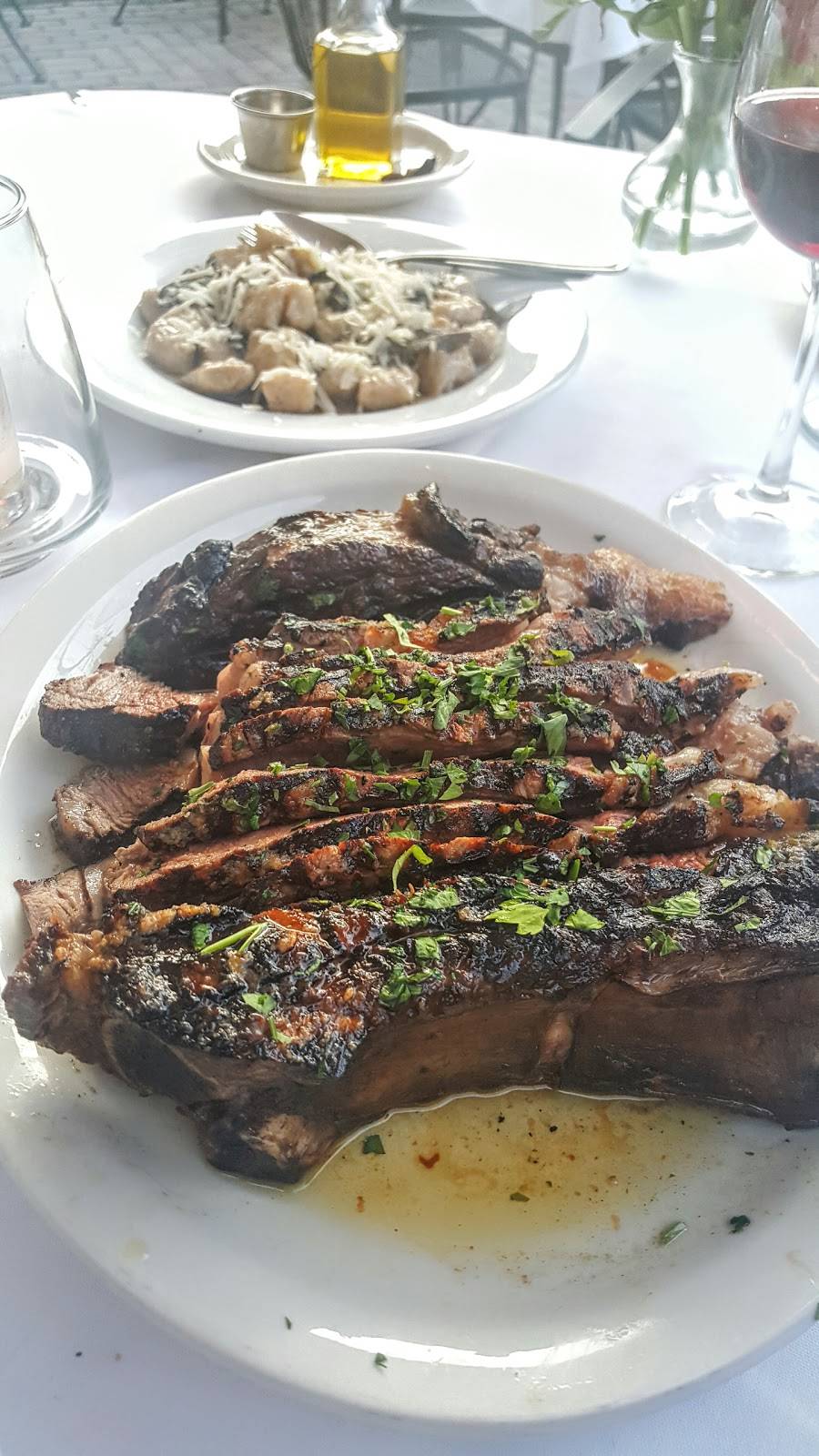 a tavola | restaurant | 2148 W Chicago Ave, Chicago, IL 60622, USA | 7732767567 OR +1 773-276-7567