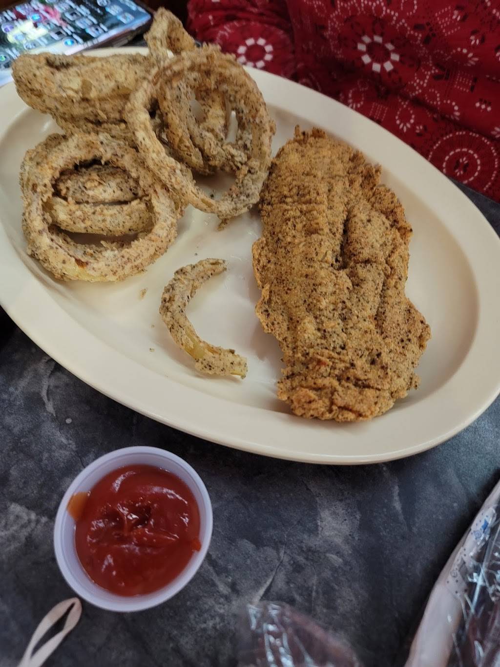 Buckets Burgers & Beer Garden | restaurant | 2014 S WW White Rd, San Antonio, TX 78222, USA | 2102512232 OR +1 210-251-2232