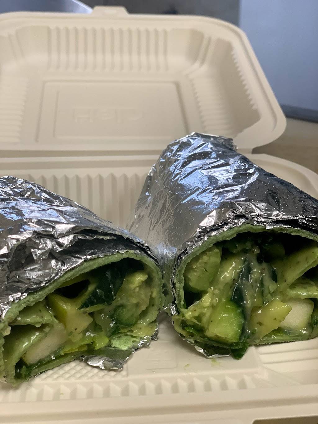 Cosmic Kitchen | restaurant | 2838 Mahoning Ave, Youngstown, OH 44509, USA | 7869992244 OR +1 786-999-2244