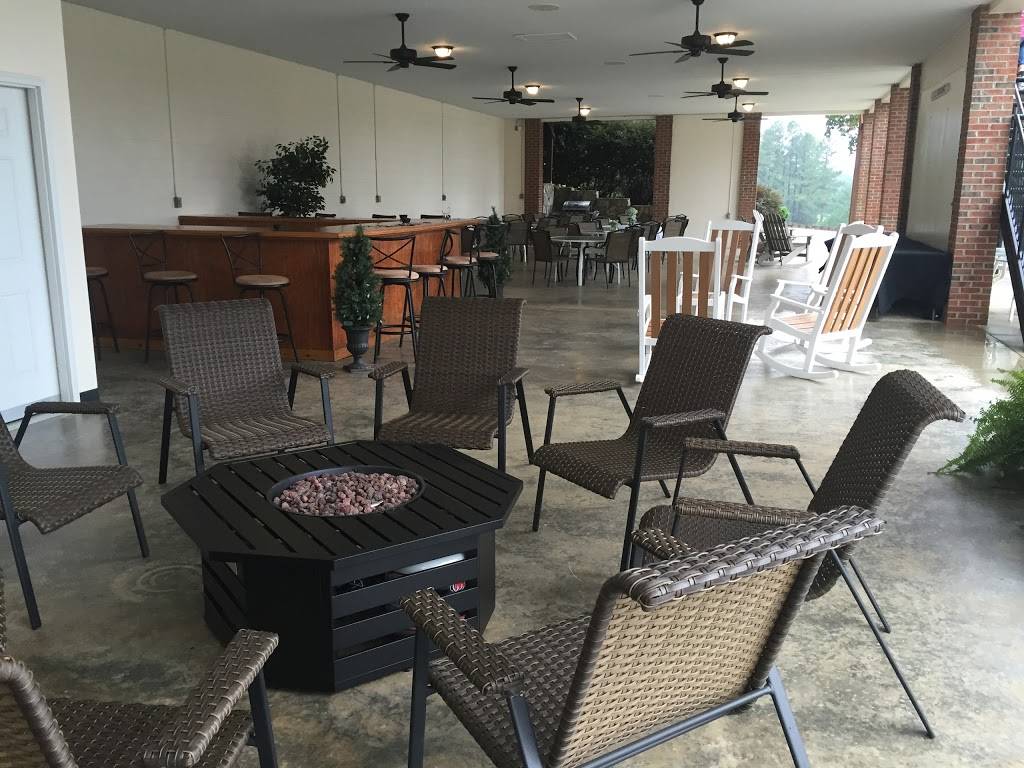 Fairways and Greens Restaurant | restaurant | 2052 Country Club Rd, Lincolnton, NC 28092, USA | 7047324662 OR +1 704-732-4662