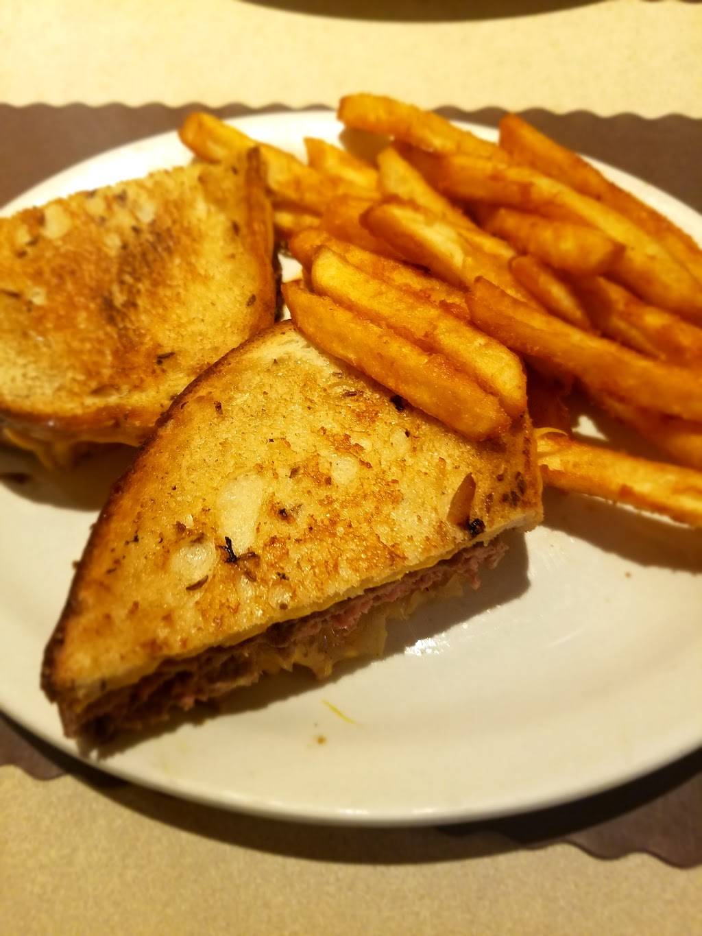 Jims at The Mall | restaurant | 362 Greece Ridge Center Dr, Rochester, NY 14626, USA | 5852275520 OR +1 585-227-5520