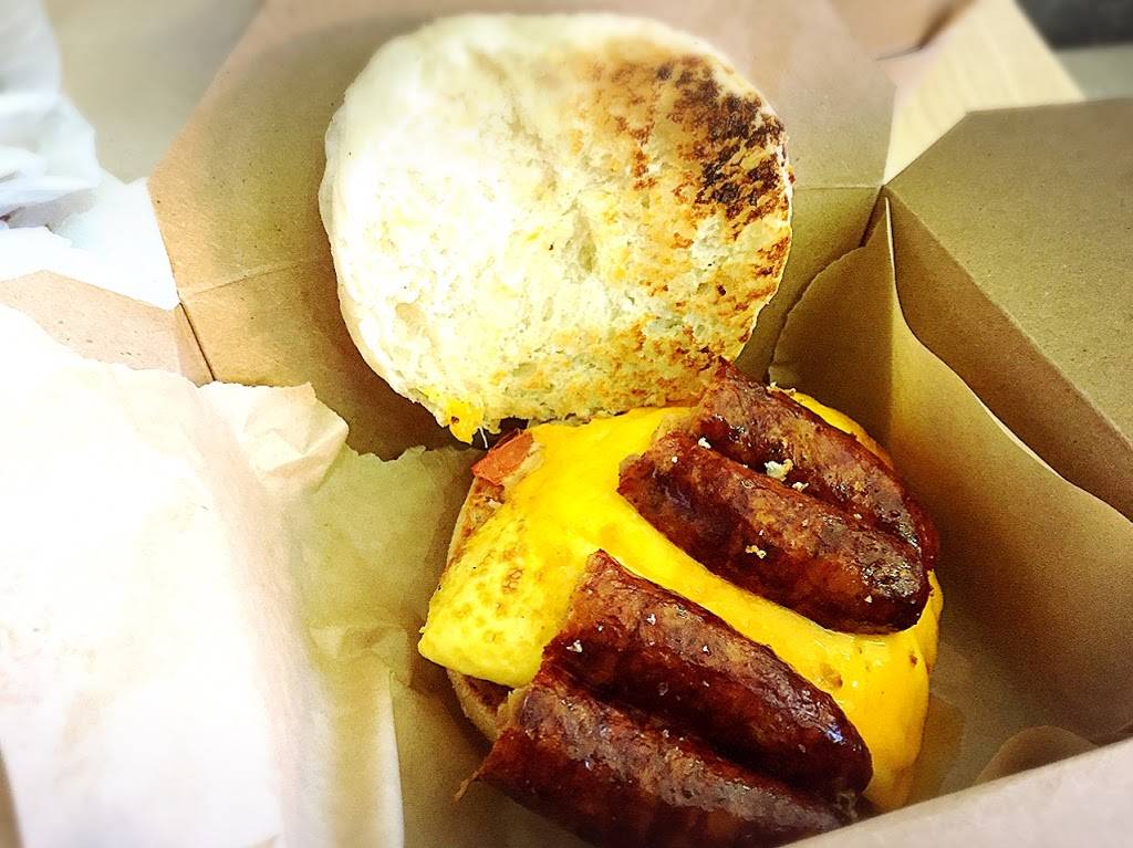 Summer House Santa Monica | restaurant | 10000 Ohare Way, Chicago, IL 60666, USA | 7736862200 OR +1 773-686-2200