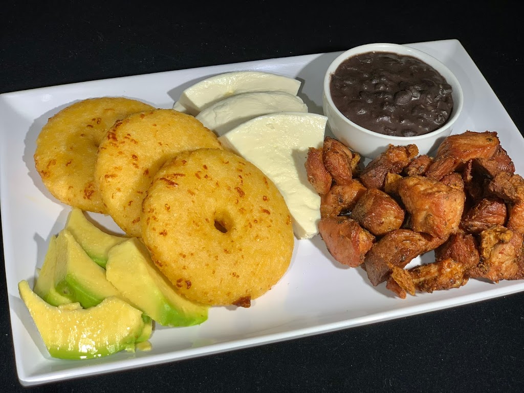 Arepas Venegara | restaurant | dentro de la gasolinera shell, 26700 S Dixie Hwy, Homestead, FL 33032, USA | 7864263342 OR +1 786-426-3342