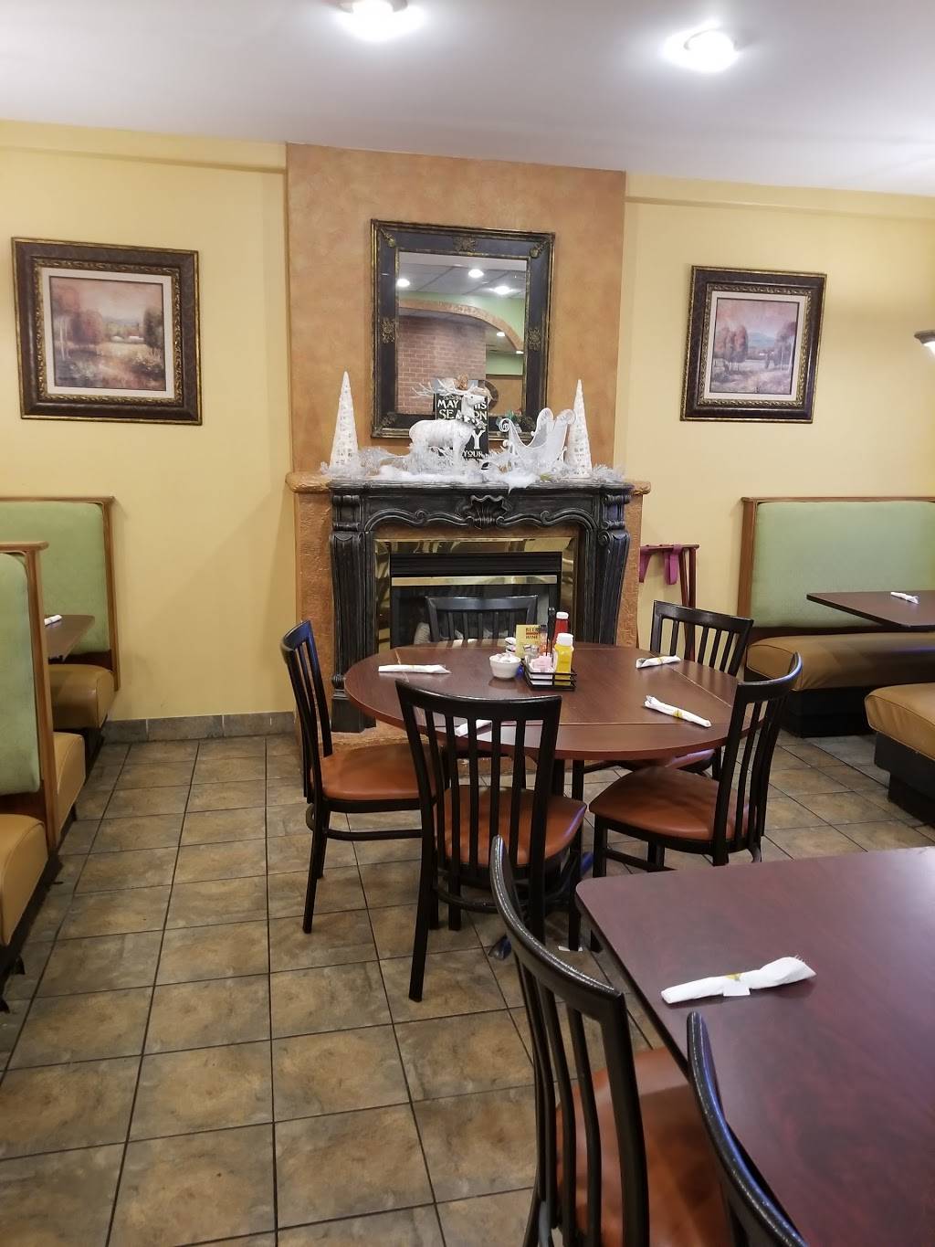 Lincoln Square Pancake House 21st | restaurant | 7305 E 21st St, Indianapolis, IN 46219, USA | 3178039800 OR +1 317-803-9800