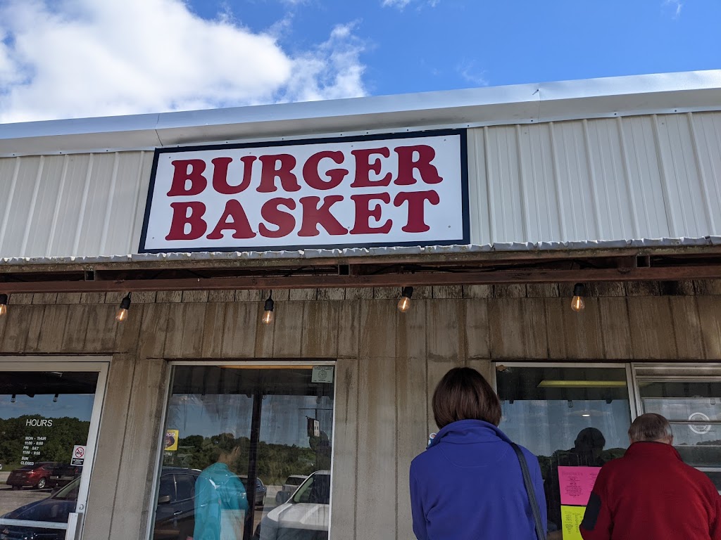 The Burger Basket | restaurant | 6406 US-54, Macks Creek, MO 65786, USA | 5738738533 OR +1 573-873-8533