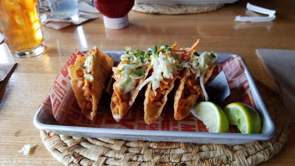 Applebees Grill + Bar | restaurant | 1050 Wayne Ave, Chambersburg, PA 17201, USA | 7172634040 OR +1 717-263-4040