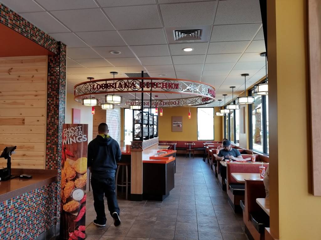 Popeyes Louisiana Kitchen | restaurant | 19025 Golden Valley Rd, Santa Clarita, CA 91387, USA | 6613470277 OR +1 661-347-0277