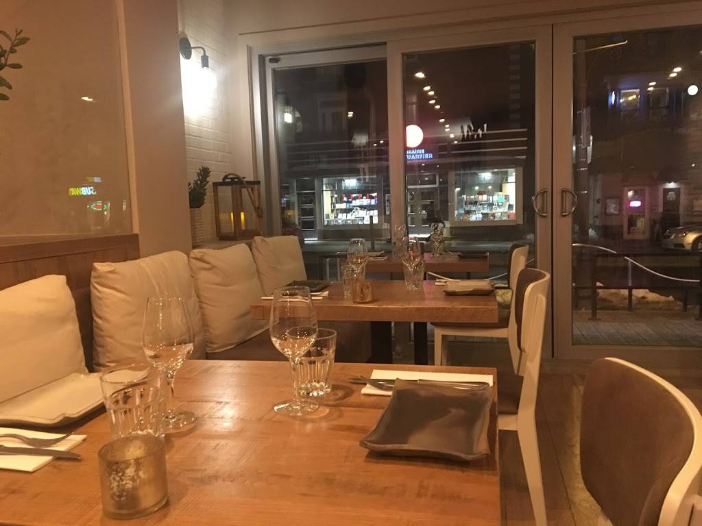 Petits Creux | restaurant | 1125 Avenue Cartier, Québec, QC G1R 2S6, Canada | 5817425050 OR +1 581-742-5050