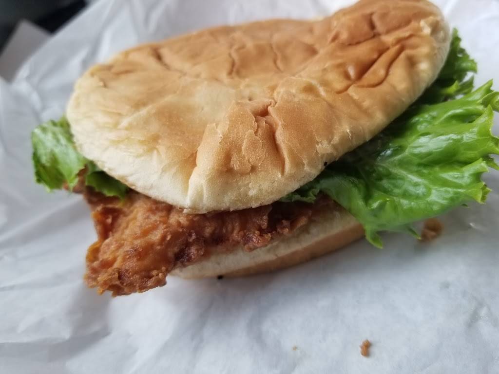 Hometown Burger | restaurant | 3436 Roosevelt Ave, San Antonio, TX 78214, USA | 2109288646 OR +1 210-928-8646