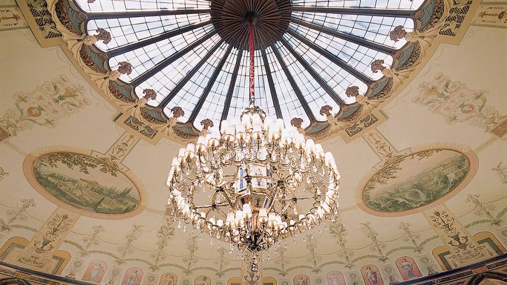 The Circle | restaurant | 1 S County Rd, Palm Beach, FL 33480, USA | 8554355744 OR +1 855-435-5744