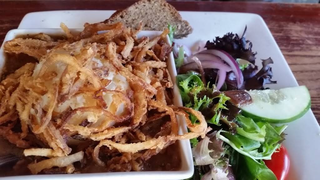 Claddagh Irish Pub | restaurant | 1702 Commons Dr, Geneva, IL 60134, USA | 6302080337 OR +1 630-208-0337