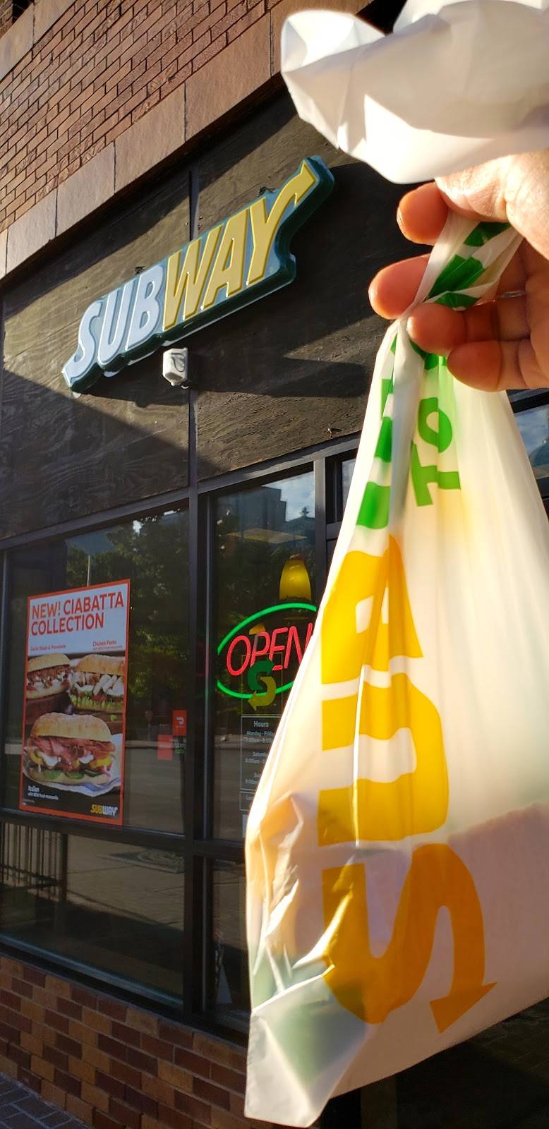 Subway | meal takeaway | 305 W Washington St, Indianapolis, IN 46204, USA | 3172679960 OR +1 317-267-9960
