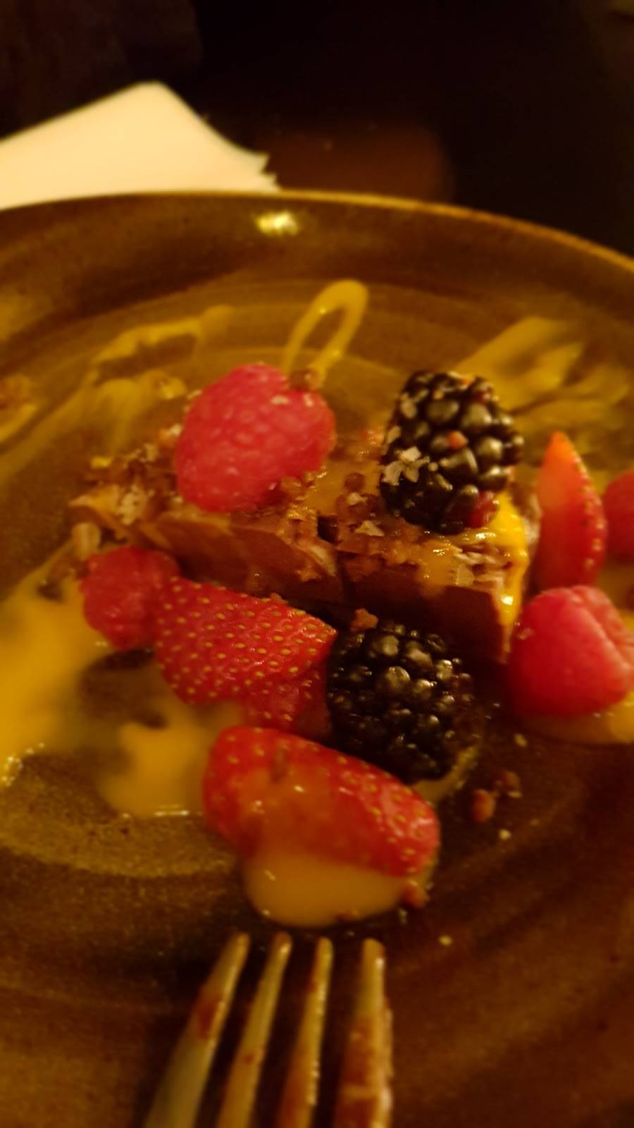 Hunter & Co. | restaurant | 349 Talbot St, London, ON N6A 2R5, Canada | 5196722555 OR +1 519-672-2555