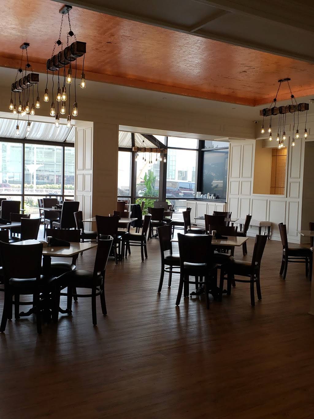 Urban Cellars | restaurant | 2 Washington Blvd, Detroit, MI 48226, USA | 3139650200 OR +1 313-965-0200