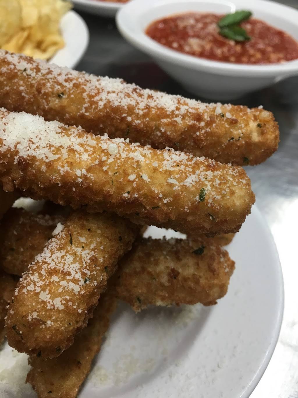 Pepperoncinis Pub | restaurant | 105 Seminary Avenue, Oakdale, PA 15071, USA | 7246938605 OR +1 724-693-8605