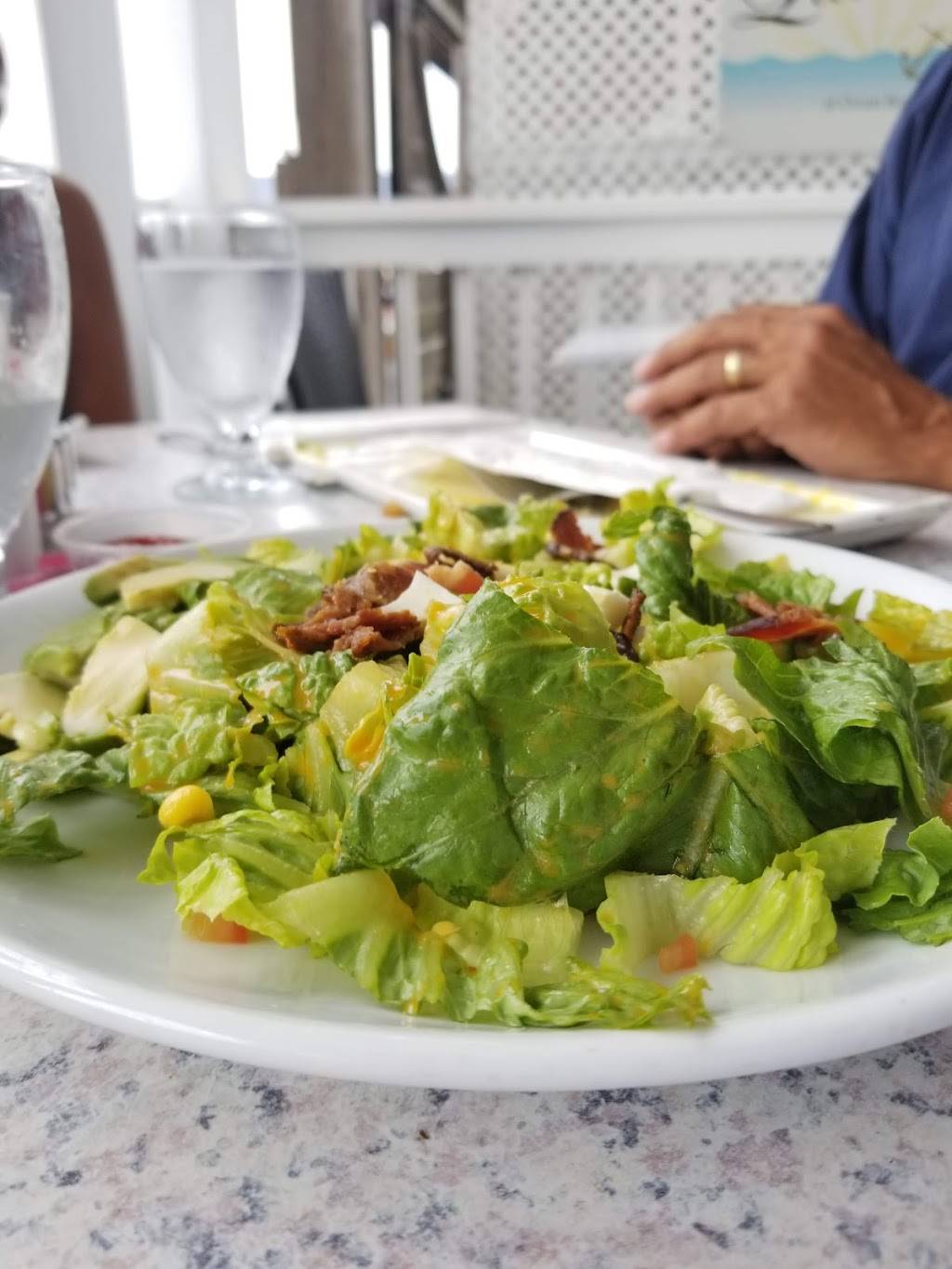 The Landing at Ocean Beach | restaurant | 620 Bay Walk, Ocean Beach, NY 11770, USA | 6315835800 OR +1 631-583-5800