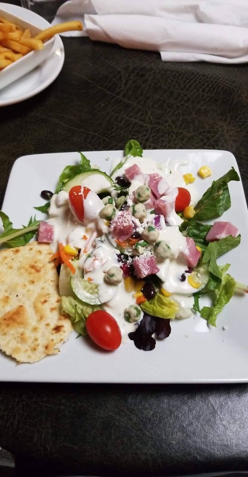 Ruby Tuesday | restaurant | 2023 Village Dr, Leeds, AL 35094, USA | 2056407829 OR +1 205-640-7829