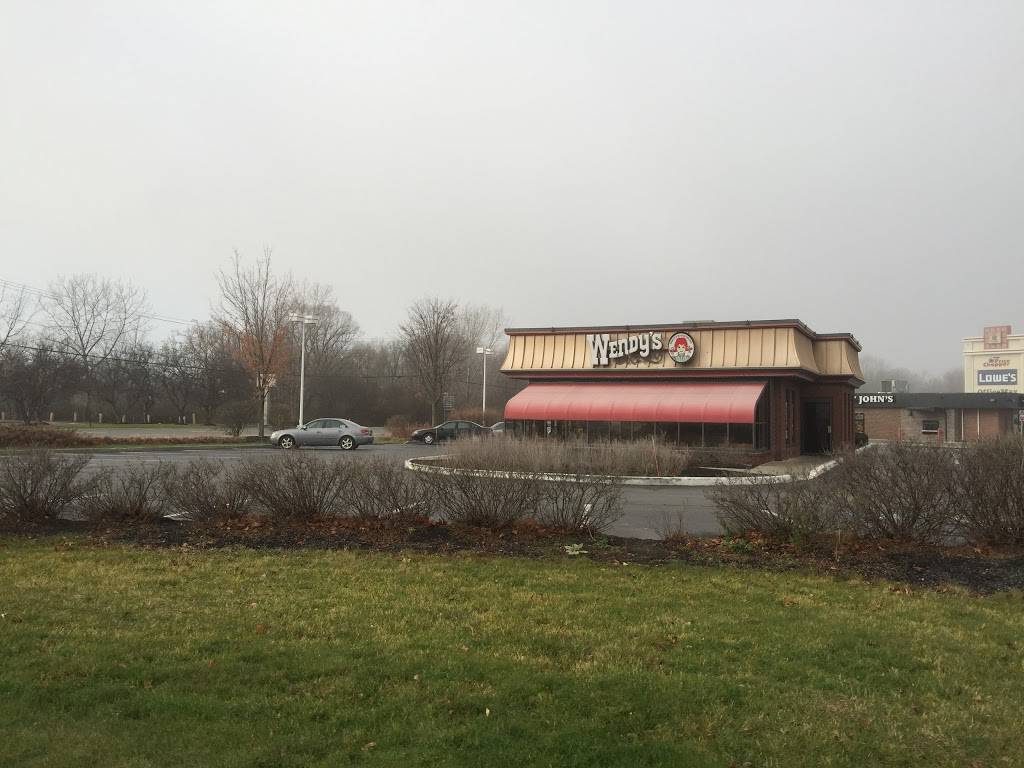 Wendys | restaurant | 5701 E Cir Dr W, Cicero, NY 13039, USA | 3154581722 OR +1 315-458-1722
