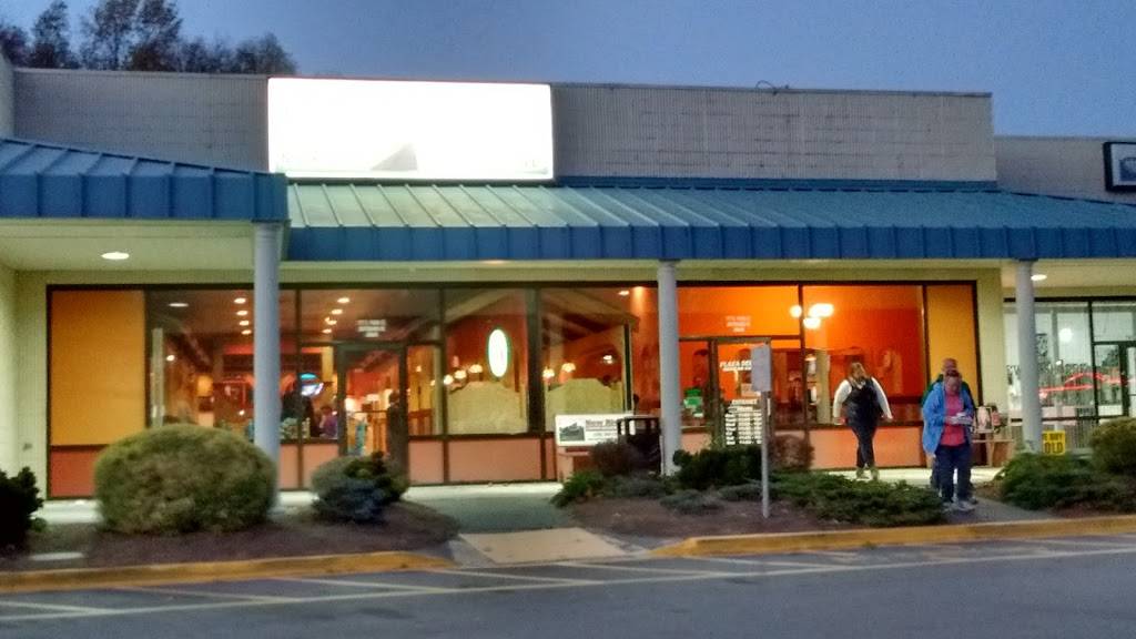 Plaza Del Sol | restaurant | 777 E Main St, Jefferson, NC 28640, USA | 3368461639 OR +1 336-846-1639